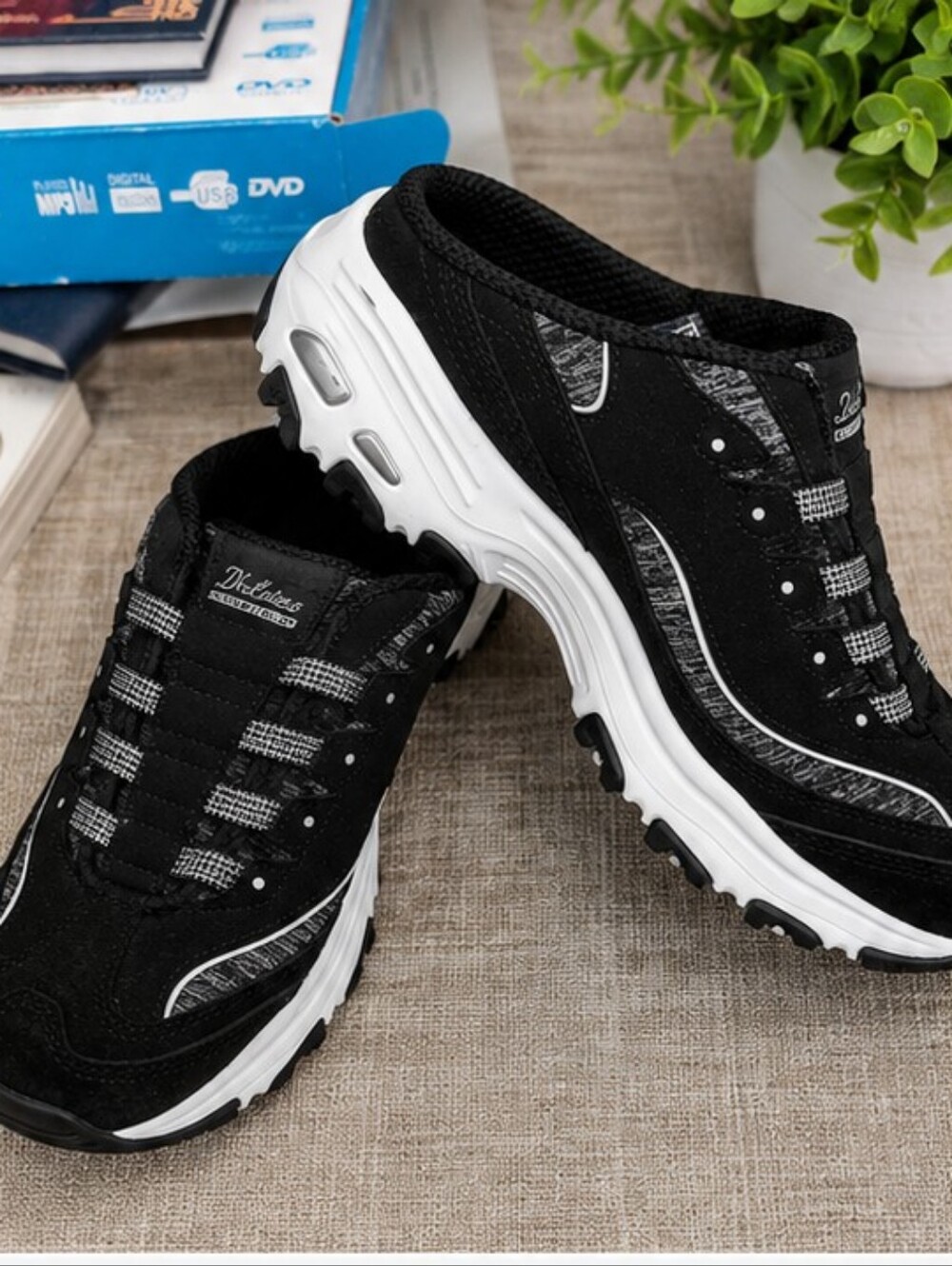 Skechers Air-Cooled Memory Foam Wide Fit Mule Sneakers Size 7.5w